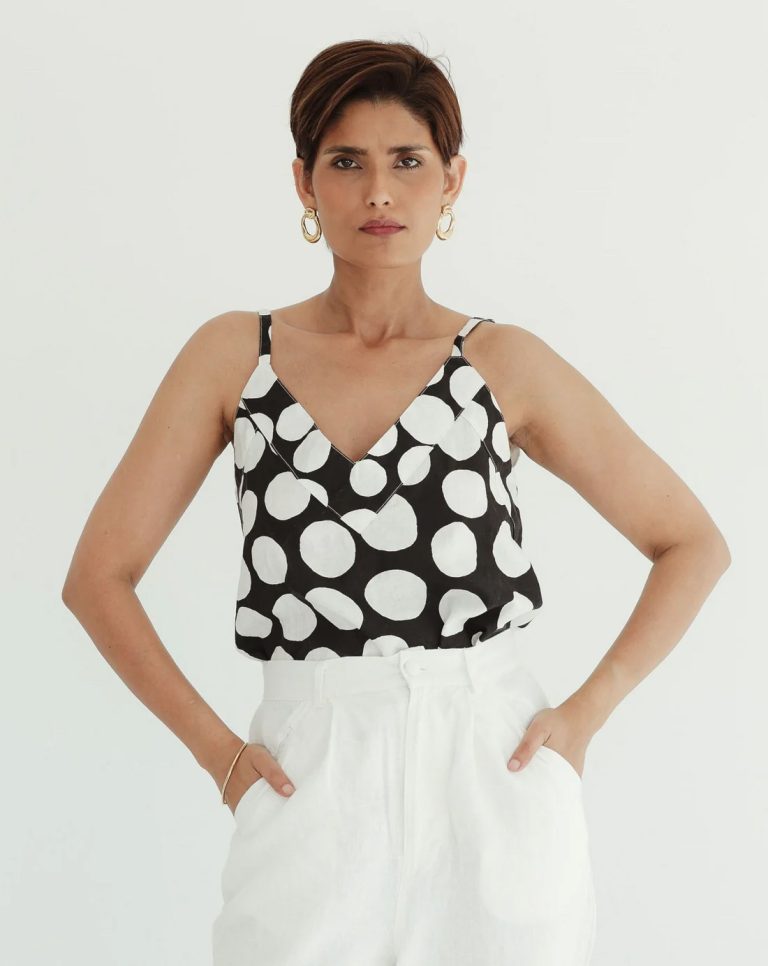 moss living v neck cami dots