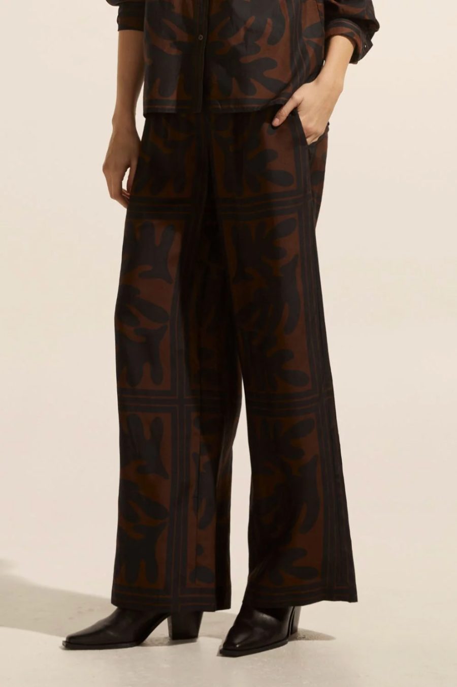 zoe kratzmann silk blend breeze pant in choc frond