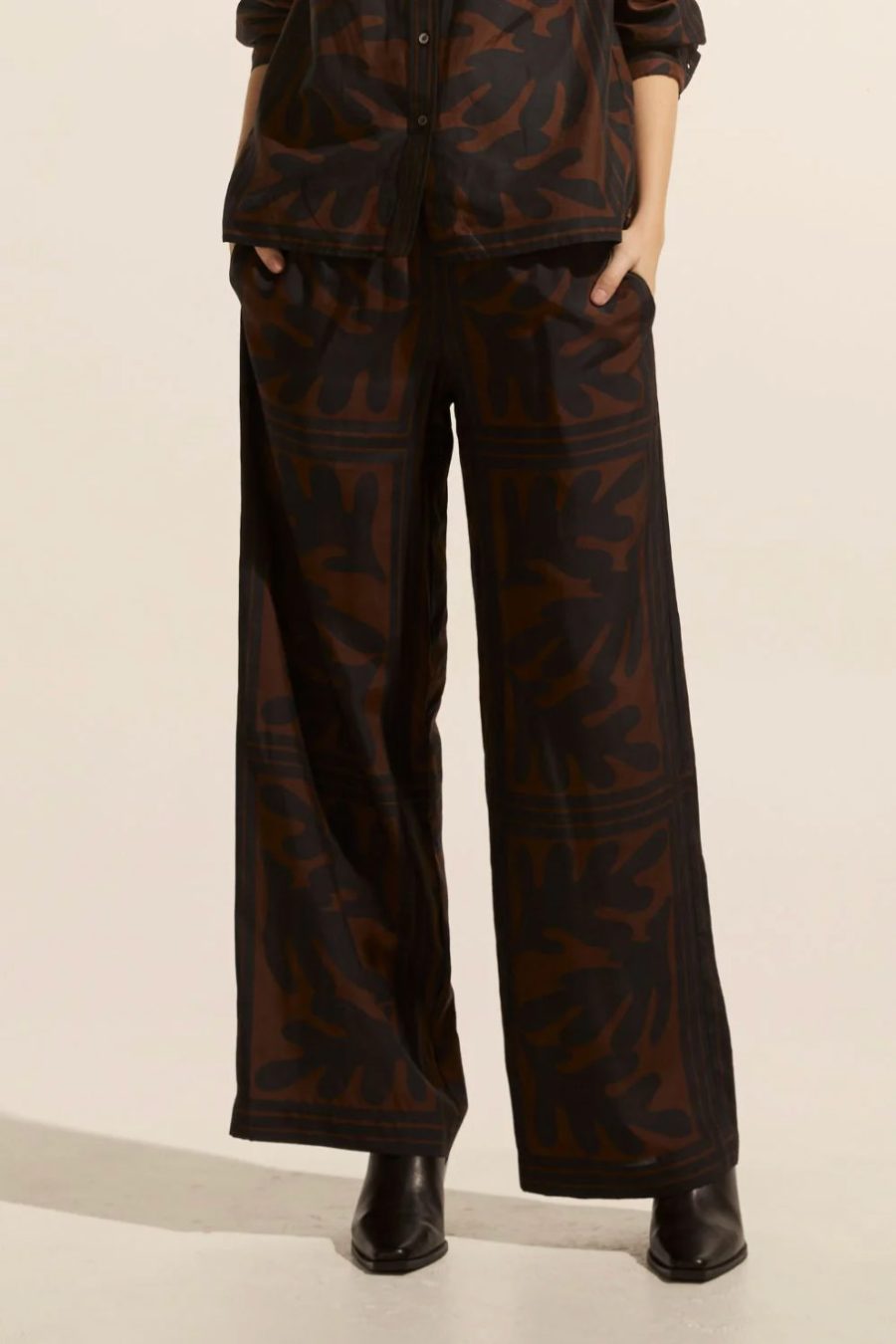 zoe kratzmann silk blend breeze pant in choc frond