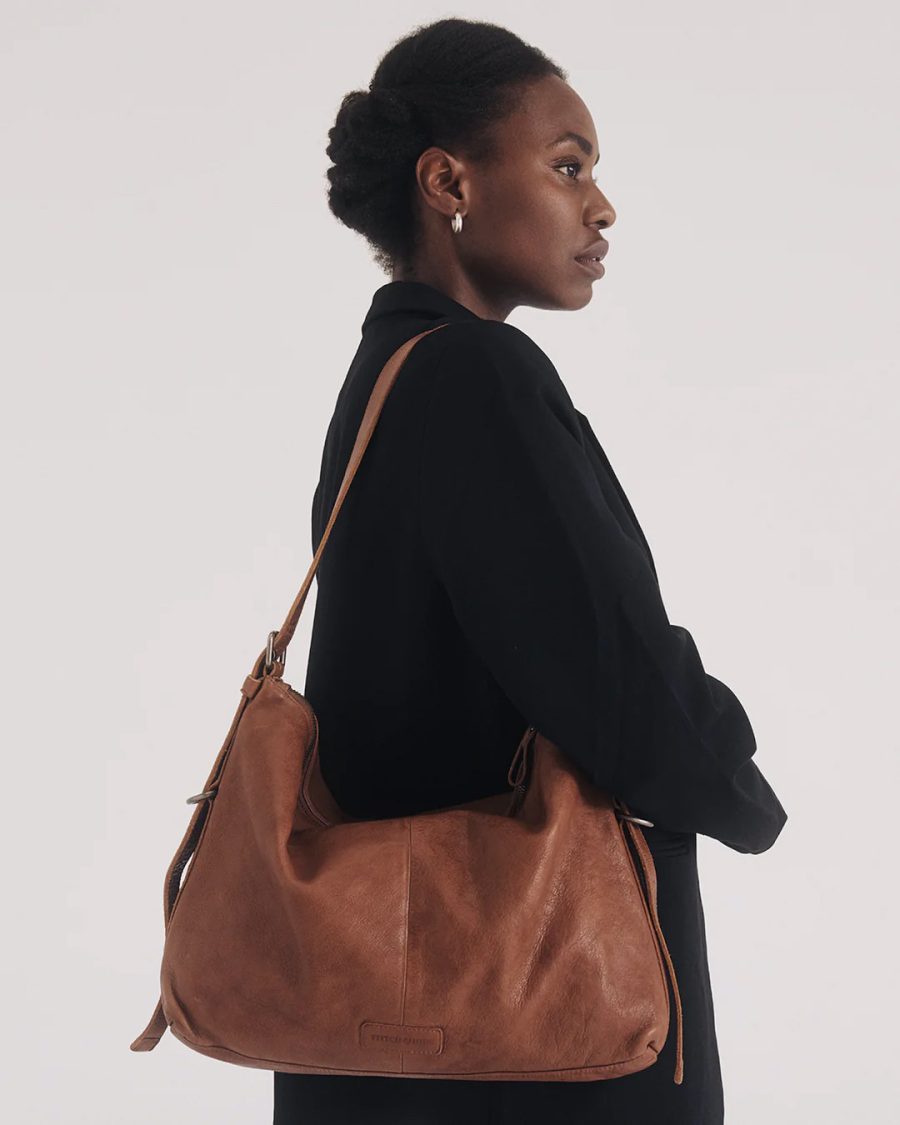 stitch & hide vaucluse leather bag in saddle