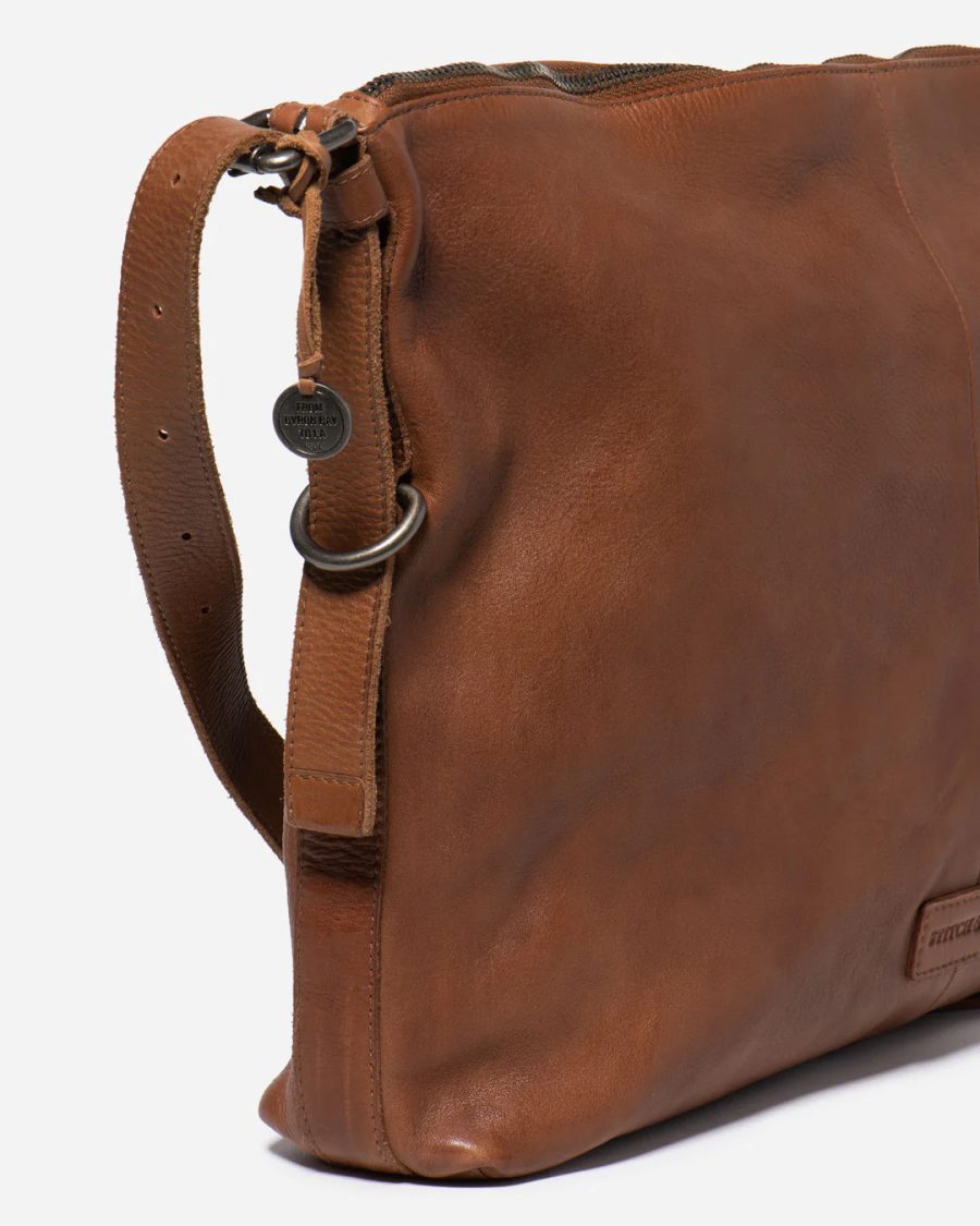 stitch & hide vaucluse leather bag in saddle