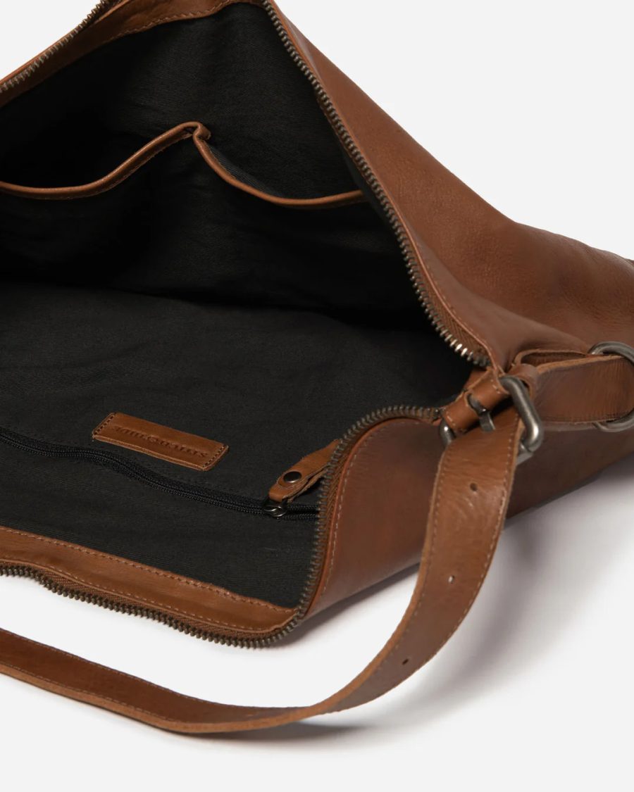 stitch & hide vaucluse leather bag in saddle