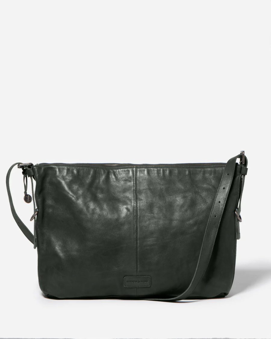 stitch & hide vaucluse leather bag in petrol