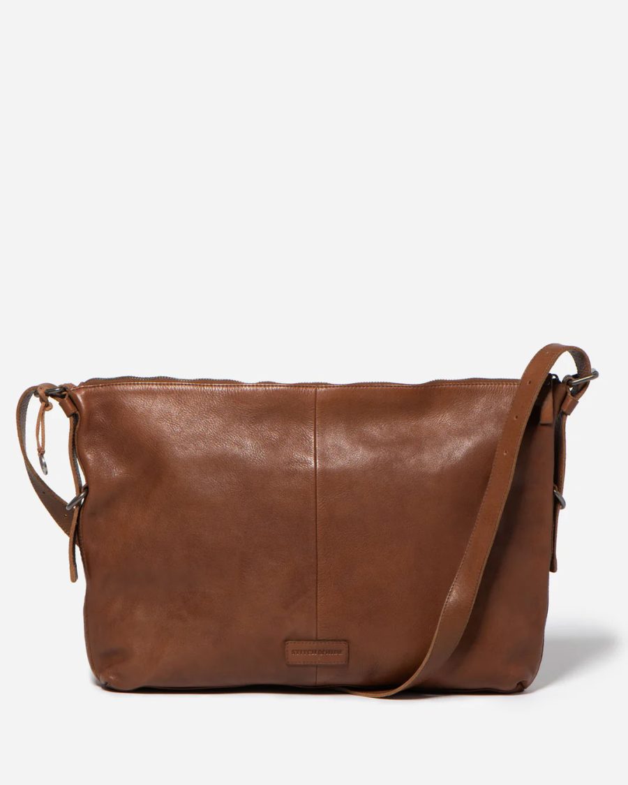 stitch & hide vaucluse leather bag in saddle